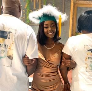 Meet your Posher, Mia